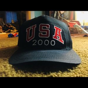 USA 2000 y2k millennium hat.